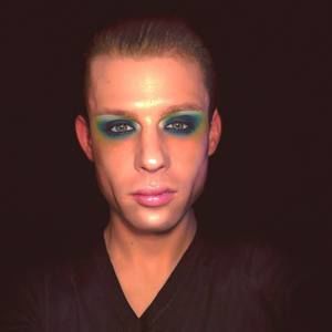 Meet your Posher, Lloyd